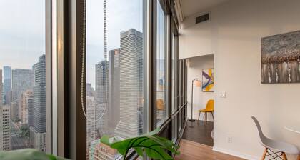 Downtown Core Bay St Luxury Condo w/ High Floor| Ideal for Monthly Rentals