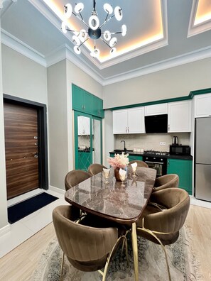 Comfort Apartment, City View | Living area