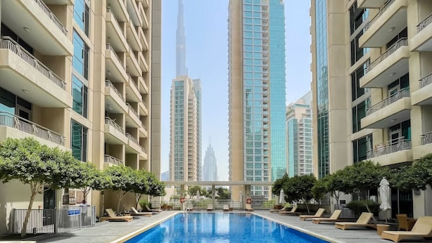حمام سباحة
