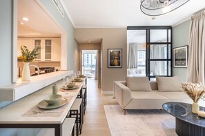 المنشأة من الداخل