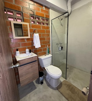 Shower, towels, soap, shampoo