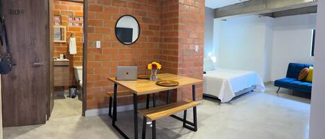 1 bedroom, desk, iron/ironing board, free WiFi