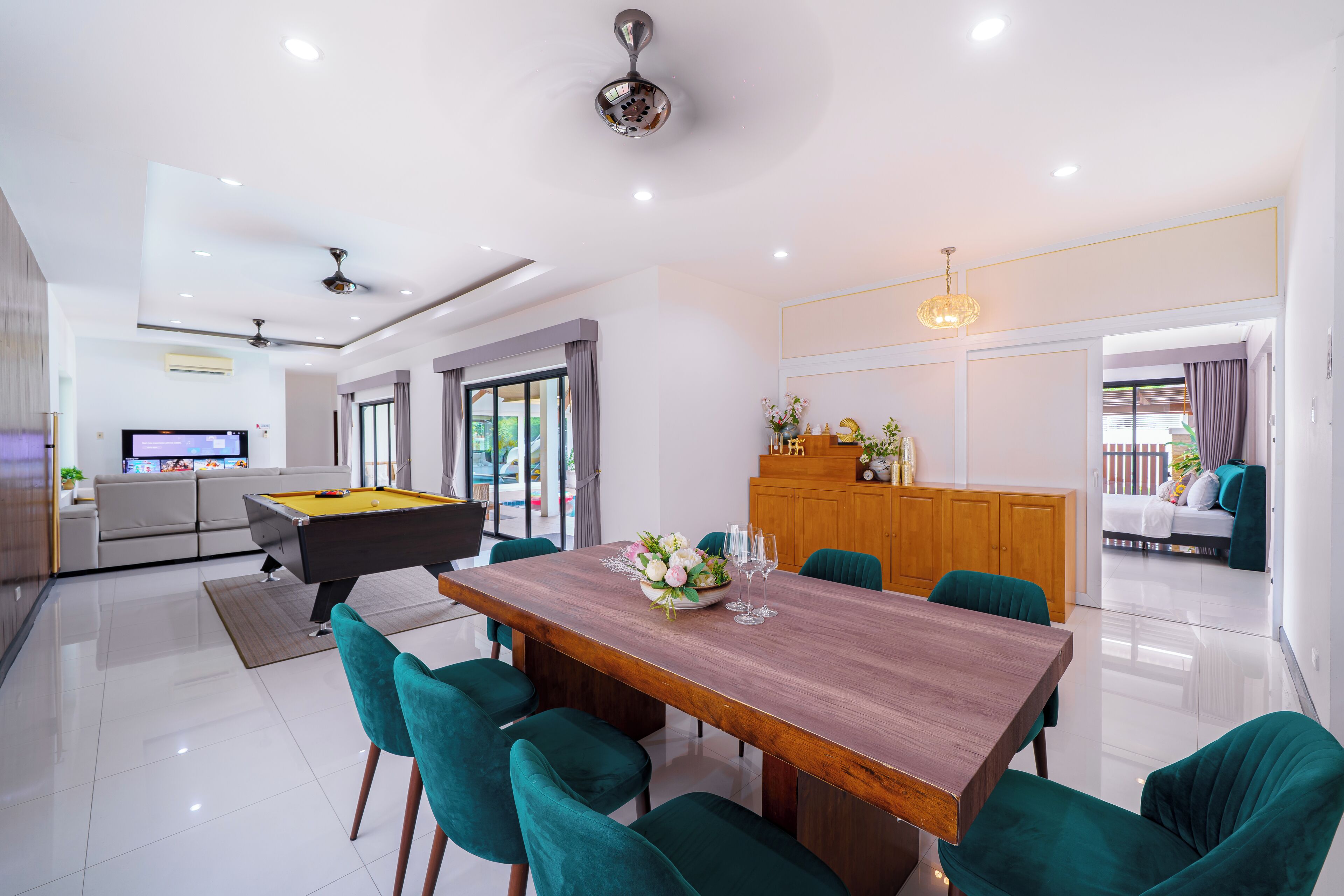 Romantic Villa, Pool View | In-room dining