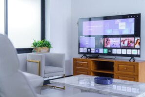 Romantic Villa, Pool View | Living area | Flat-screen TV - Natcha villa 41 (Pattaya)