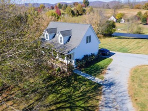 Exterior - Family-Friendly 4 BR w.King Bed, EV Charger + Peloton + Mountain Views (Troutville)