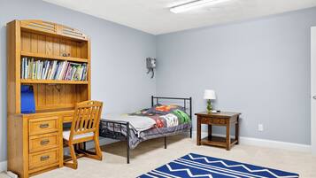 4 bedrooms, desk, iron/ironing board, travel cot