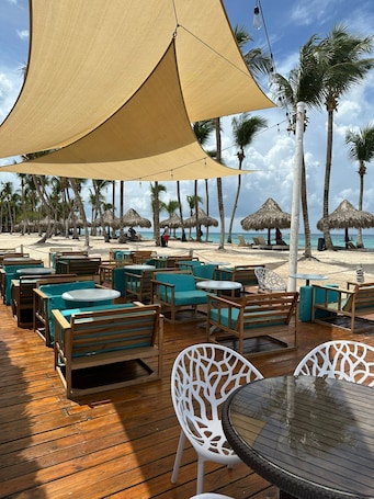 Outdoor dining. Studio with beach and pool access at Club Cadaqués, Bayahibe