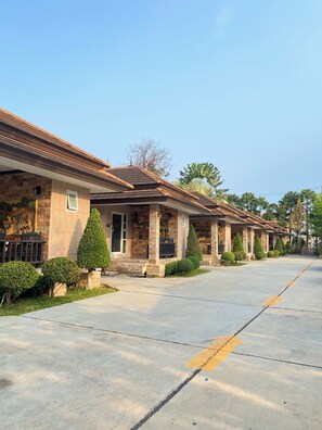 스탠다드 스튜디오 스위트, 발코니, 마당 전망 | 책상, 무료 WiFi