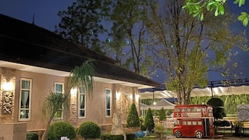 Familieværelse - balkon - udsigt til flod | Skrivebord, gratis Wi-Fi