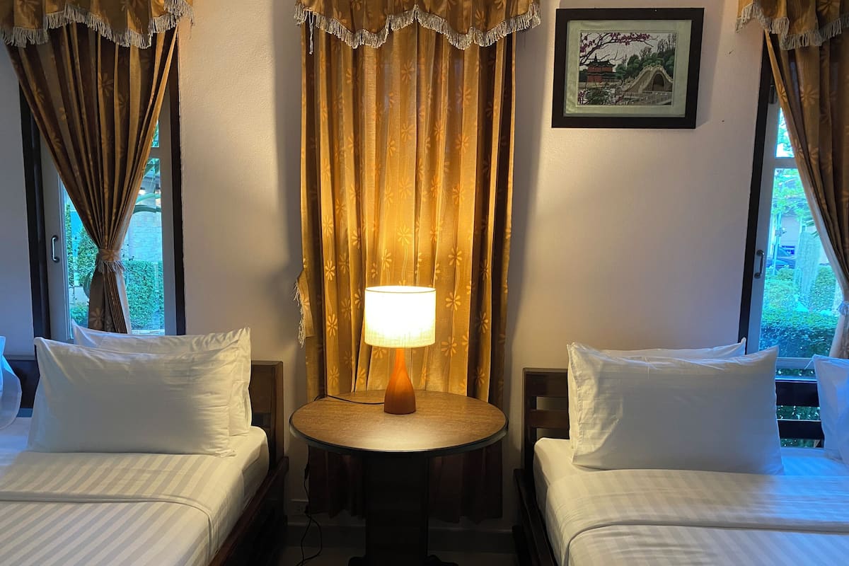 Familieværelse til 4 personer - balkon - udsigt til gårdsplads | Skrivebord, gratis Wi-Fi