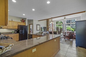 Fridge, microwave, dishwasher, coffee/tea maker - New! Mountain Comfort Meets Uptown Convenience – Walk to Coffee, Trails & More! Over 2640 Sq. Ft. (Pagosa Springs)