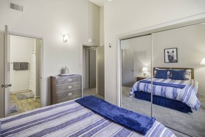 3 bedrooms, iron/ironing board, WiFi (free), bed sheets
