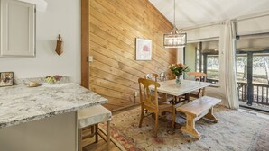 お食事
