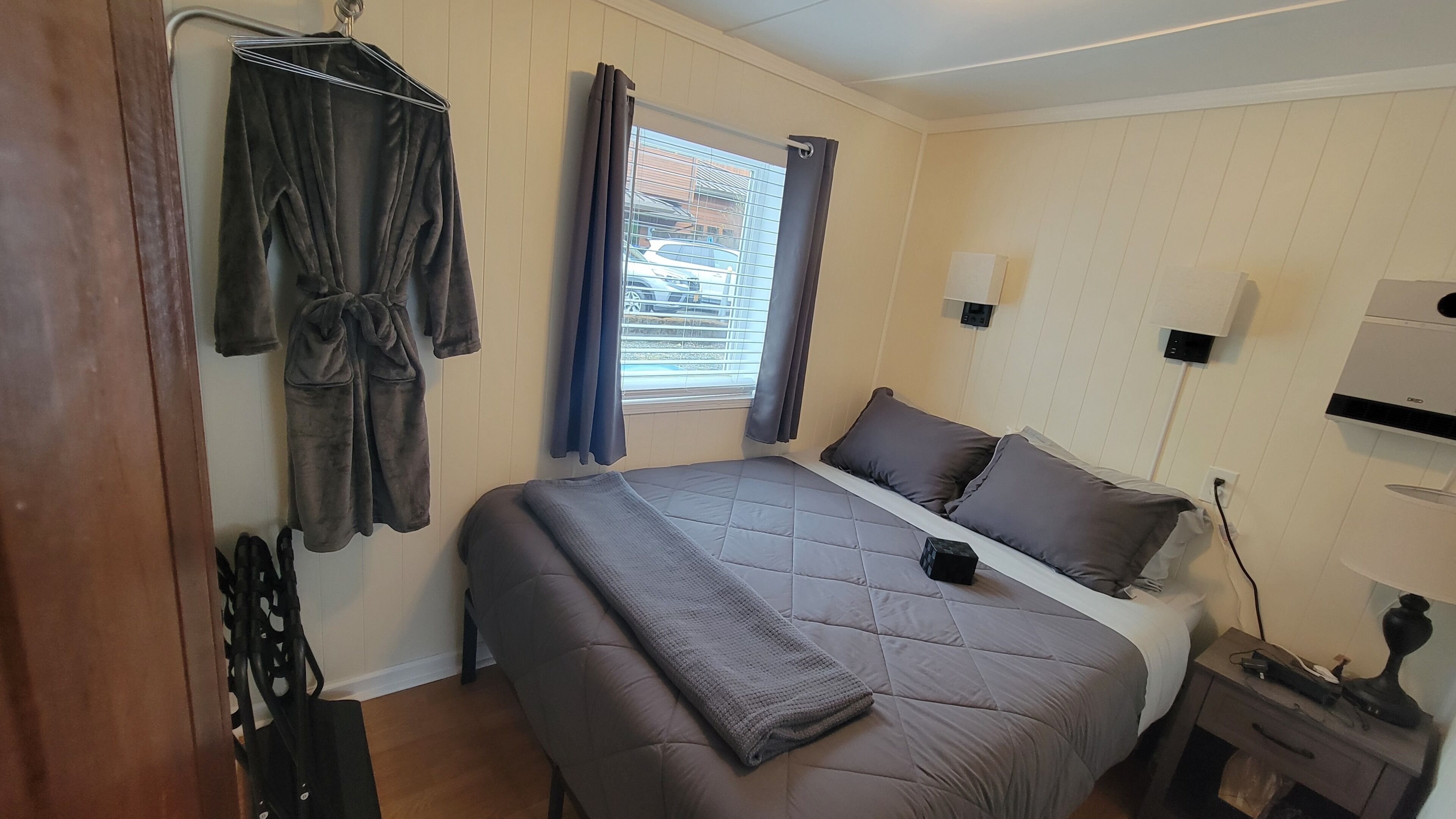 1 bedroom, iron/ironing board, free WiFi, bed sheets