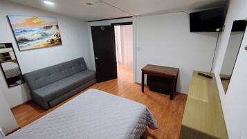 1 chambre, bureau, fer et planche Ă repasser, Wi-Fi