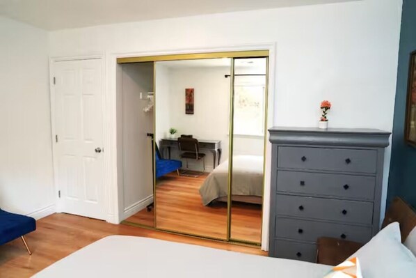 1 chambre, fer et planche à repasser, Wi-Fi gratuit, draps fournis