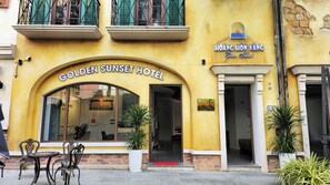 Bagian depan properti