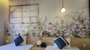Deluxe Room, City View | Laptop workspace, blackout drapes, iron/ironing board, free WiFi