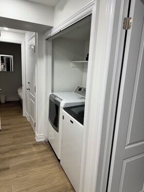 Interior - Modern 2BR Suite w/ Kitchen (Hamilton)