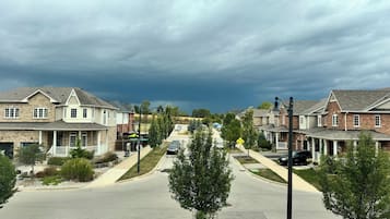 Parking sur place, borne de recharge pour les voitures électriques