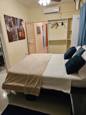 2 Schlafzimmer, Bügeleisen/Bügelbrett, Internetzugang, Bettwäsche