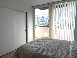 2 Schlafzimmer, Schreibtisch, Bügeleisen/Bügelbrett, WLAN