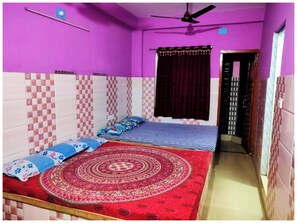 Hypo-allergenic bedding, in-room safe, desk, soundproofing - HOTEL MILANNN GUEST HOUSE (Digha)