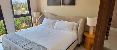 1 bedroom, desk, free WiFi, bed sheets