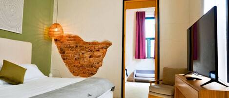 7 habitaciones, escritorio y wifi