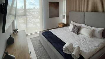 2 bedrooms, desk, iron/ironing board, free WiFi