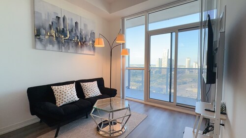 Lovely Stylish 1 Bedrm Condo at VMC