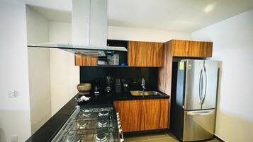 Fridge, microwave, oven, stovetop