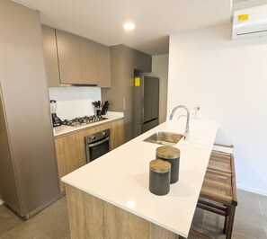 Fridge, microwave, oven, stovetop