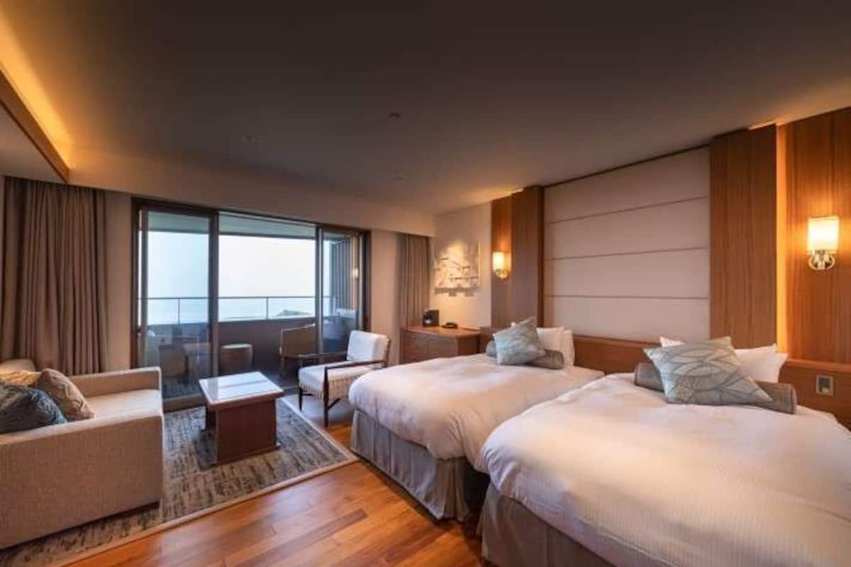 Zweibettzimmer, Nichtraucher, Terrasse (A, East, w/ Open Air Hot Bath) | Zimmersafe, Verdunkelungsvorhänge, Bügeleisen/Bügelbrett