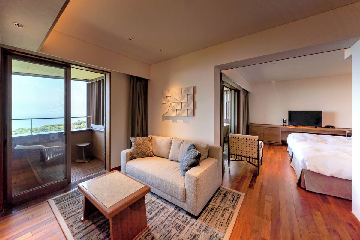 Phòng 2 giường đơn Deluxe, không hút thuốc, hiên (B2, East 3-4F, w/ Open Air Hot Bath) | Két bảo mật tại phòng, màn/rèm cản sáng, bàn ủi/dụng cụ ủi quần áo 