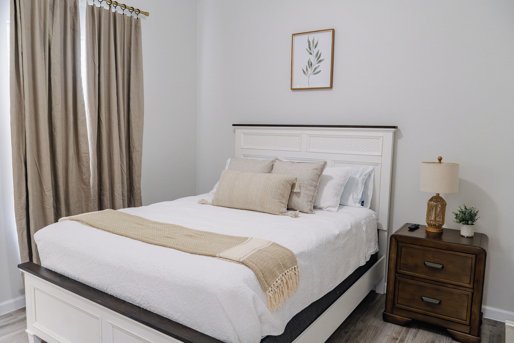 2 dormitorios, tabla de planchar con plancha, Internet y ropa de cama