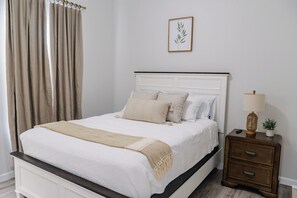 2 bedrooms, iron/ironing board, internet, bed sheets - Modern 2BR at The Sunset Palm – Close to South Padre, SpaceX & Retail Hub (Brownsville)