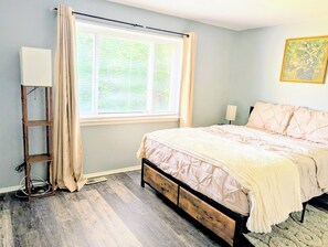 3 室のベッドルーム、アイロン / アイロン台、WiFi、ベッドシーツ