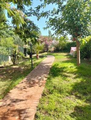 Property grounds - El Madroño de la Encantada Rural Lodging (AN)