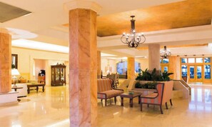 Lobby - Beachfront, Premium Ocean View, 5 Star, Beach View (Cabo San Lucas)