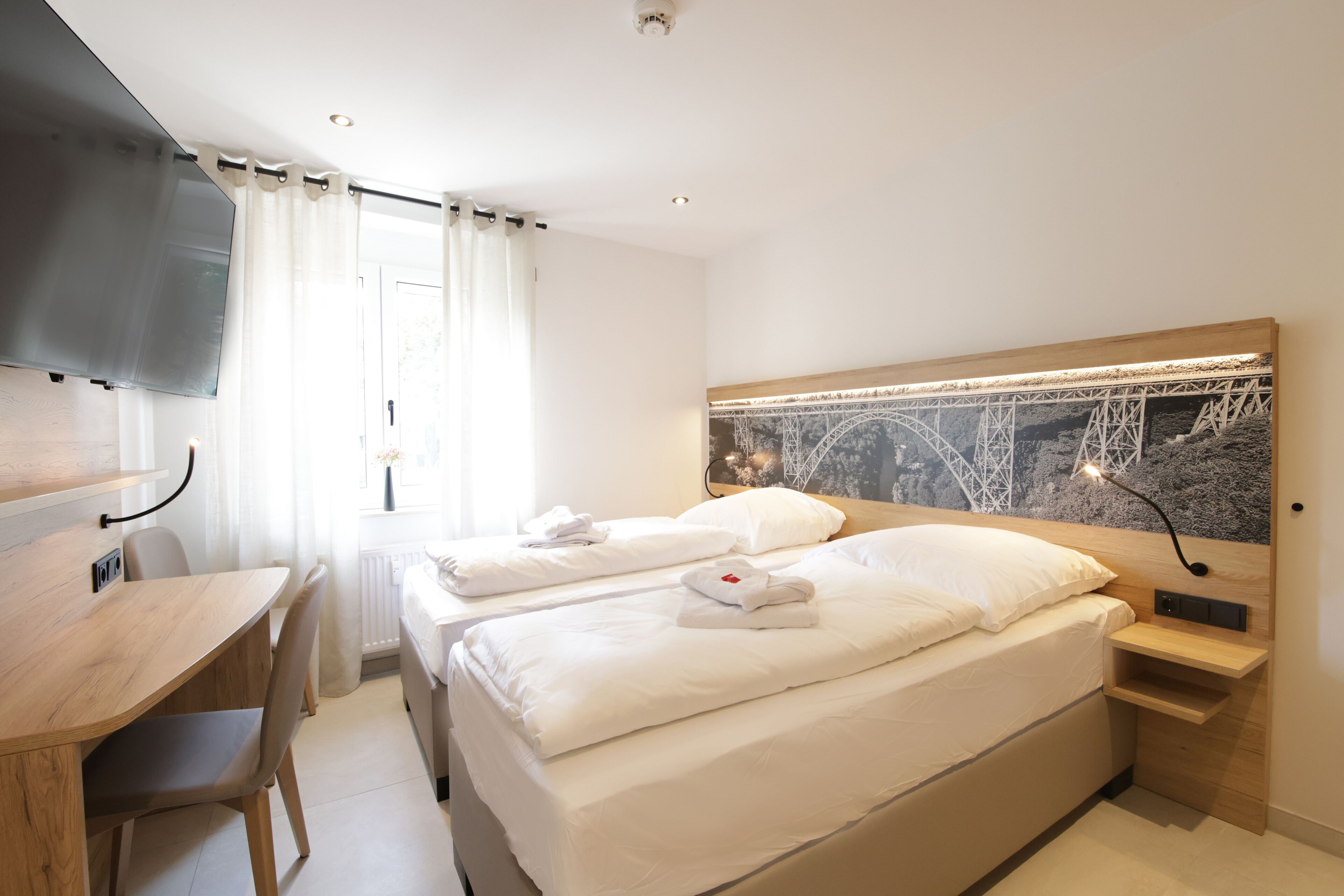 3 Schlafzimmer, Zimmersafe, Schreibtisch, Bügeleisen/Bügelbrett