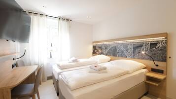 3 Schlafzimmer, Zimmersafe, Schreibtisch, Bügeleisen/Bügelbrett