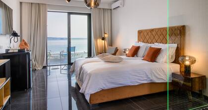 Gallery Luxury Suites & Rooms