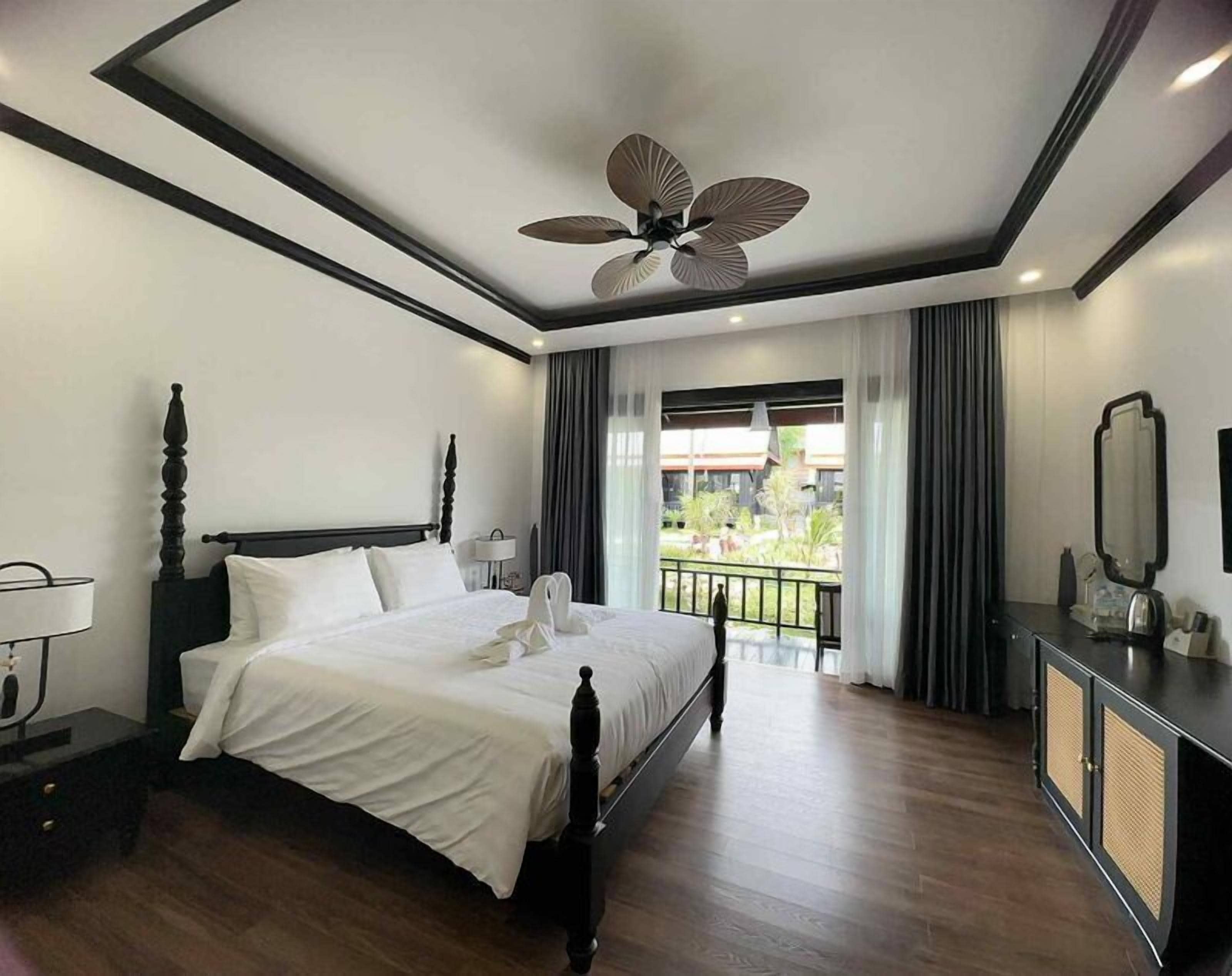 ห้องดีลักซ์ดับเบิล, วิวสวน | ตู้นิรภัยในห้องพัก, โต๊ะทำงาน, Wi-Fi ฟรี