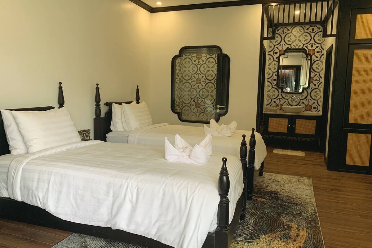 Deluxe Twin Room | In-room safe, desk, free WiFi