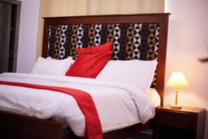 9 bedrooms, iron/ironing board, WiFi, bed sheets