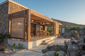 Outdoor dining - Elounda Naxia Villas (ELOUNDA)