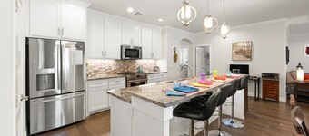 4BR Plaza District Home | Games | Near Downtown