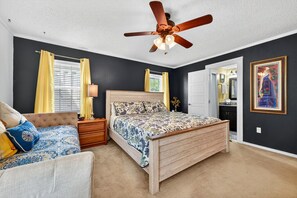 4 bedrooms, desk, free WiFi, bed sheets