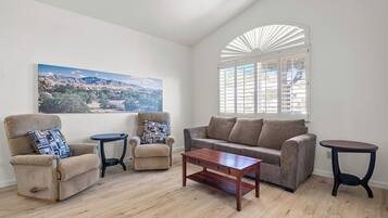 Smart TV, fireplace, video games